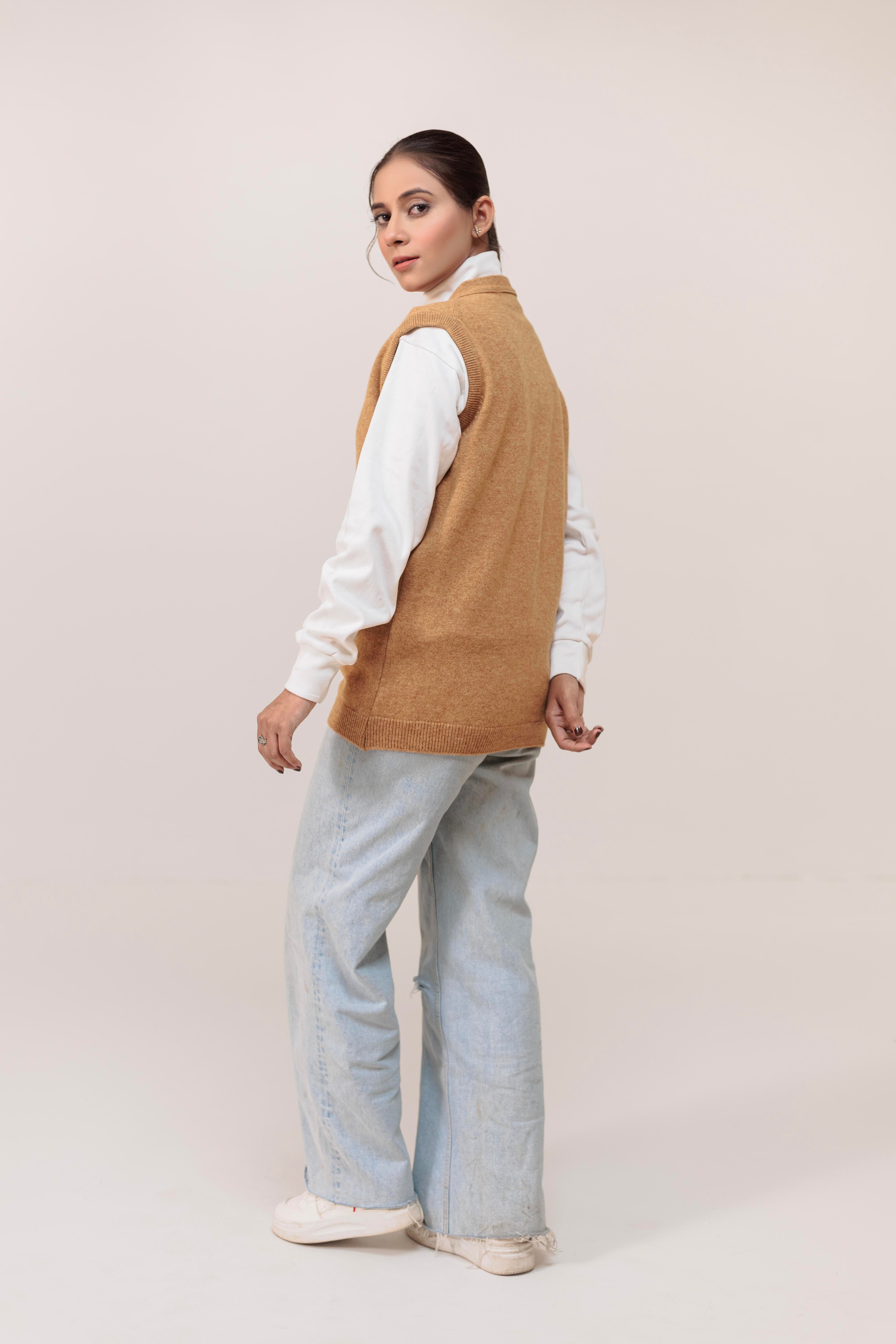 100% Lambswool Plain Sleeve Less Cardigan